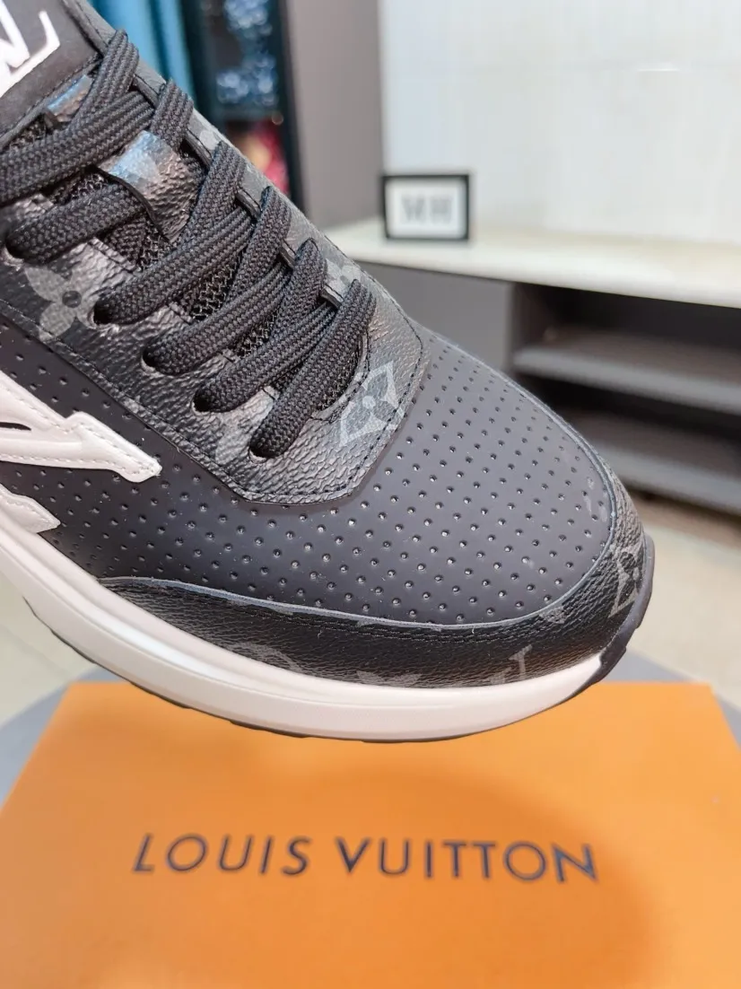 Men's shoes💰458🌸🌸【LV】Louis Vuitton🔍Top Purchasing Agency🇮🇹 Lu Street Fashion God's new sports shoes are coming and are on sale at the counter simultaneously. Original factory configuration, original cowhide fabric imported from Italy, high-quality embossed splicing complex process, sports fashionista, imported water-dyed sheepskin lining, sole: Wang Yuan factory specializes in original sole super comfortable, original factory follow-up goods 🔍🔍High quality, you can enter and leave the counter at will, welcome to compare and synchronize with the counter, code number 38-44, 45 customized